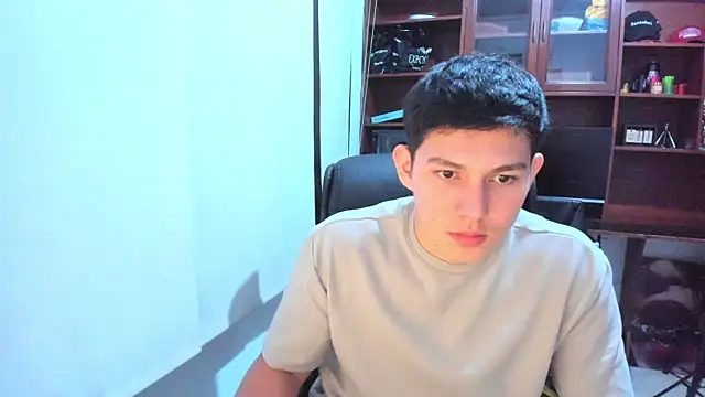 JamesCr  online show from 02/05/25, 04:06