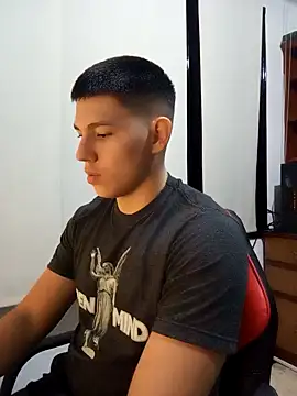 JamesCr  online show from 02/08/25, 04:14