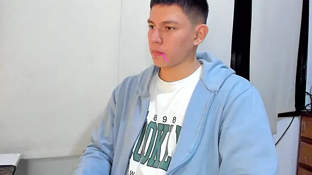 JamesCr  online show from 02/12/25, 07:55