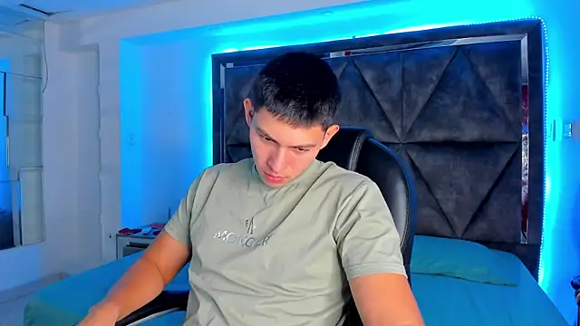 JamesCr  online show from 02/17/25, 01:10