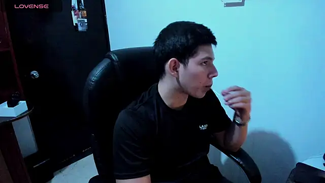 JamesCr  online show from 03/21/25, 04:17