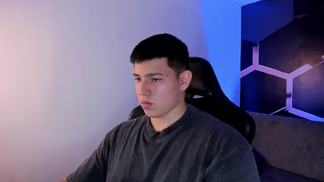 JamesCr  online show from 02/21/26, 03:29