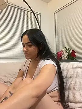 Snapshot of nadia06 chatting on 02/15/25, 11:47 nadia06 online show from 02/15/25, 11:47