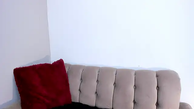 Snapshot of Violetta_0 chatting on 03/05/25, 08:53 Violetta 0 online show from 03/05/25, 08:53