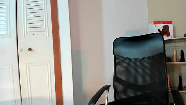 Snapshot of Violetta_0 chatting on 09/12/25, 01:44 Violetta 0 online show from 09/12/25, 01:44