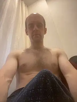 Snapshot of LynnAhNight chatting on 09/23/25, 03:20 LynnAhNight online show from 09/23/25, 03:20