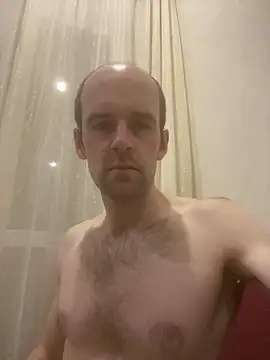 Snapshot of LynnAhNight chatting on 10/03/25, 02:41 LynnAhNight online show from 10/03/25, 02:41