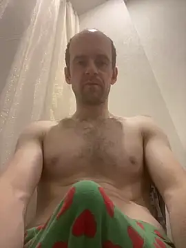 Snapshot of LynnAhNight chatting on 10/10/25, 03:27 LynnAhNight online show from 10/10/25, 03:27