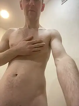 Snapshot of LynnAhNight chatting on 02/04/26, 03:23 LynnAhNight online show from 02/04/26, 03:23