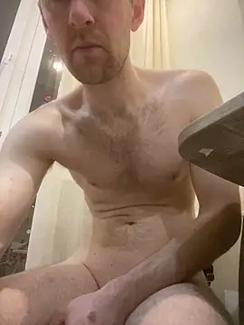 Snapshot of LynnAhNight chatting on 02/09/26, 03:32 LynnAhNight online show from 02/09/26, 03:32