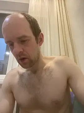 LynnAhNight online show from 04/03/26, 03:15