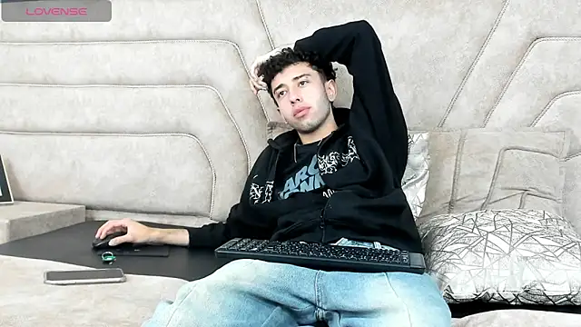 Snapshot of erickblaze_wm chatting on 03/07/25, 01:51 erickblaze wm online show from 03/07/25, 01:51