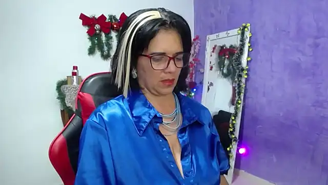 sarasmith3 online show from 12/19/25, 01:01