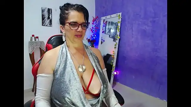 sarasmith3 online show from 02/04/26, 02:39