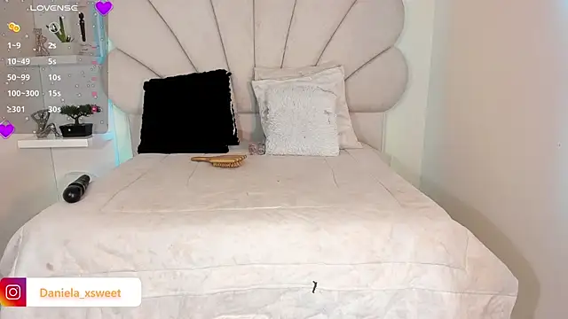 Snapshot of Danielaangelina chatting on 10/11/25, 06:23 Danielaangelina online show from 10/11/25, 06:23