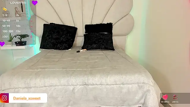 Snapshot of Danielaangelina chatting on 10/19/25, 06:14 Danielaangelina online show from 10/19/25, 06:14