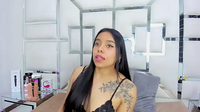 ZoeWan69 online show from 03/11/25, 06:41