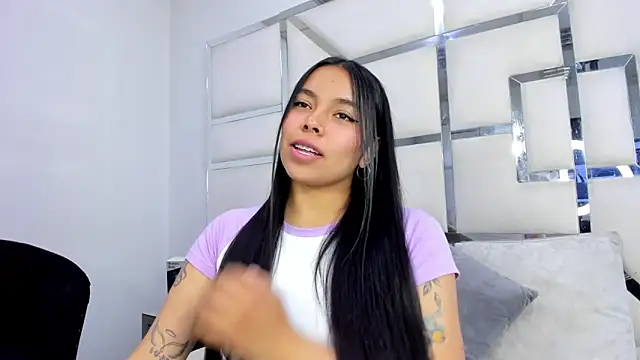 ZoeWan69 online show from 10/27/25, 12:53