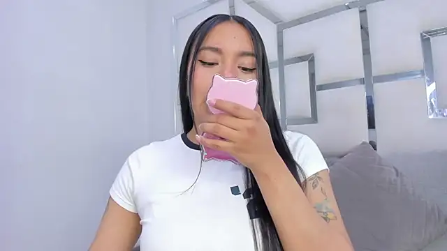 ZoeWan69 online show from 12/20/25, 12:56