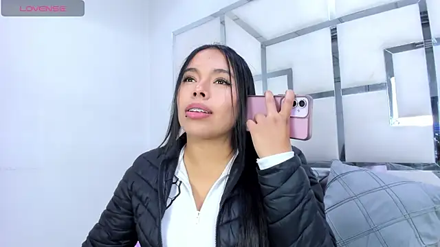 ZoeWan69 online show from 03/04/26, 02:12