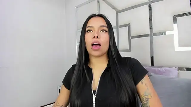 ZoeWan69 online show from 03/31/26, 02:06