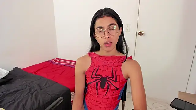 Snapshot of Mazikeen__18 chatting on 02/20/26, 01:44 Mazikeen 18 online show from 02/20/26, 01:44