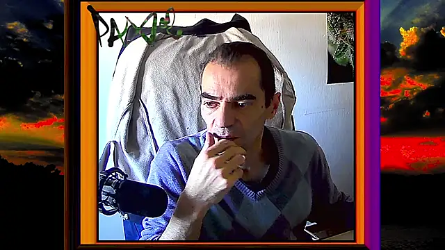 Snapshot of ReyDeBotones chatting on 02/26/26, 02:05 ReyDeBotones online show from 02/26/26, 02:05