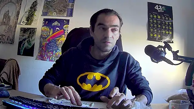 ReyDeBotones online show from 04/15/26, 05:42