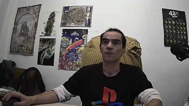 ReyDeBotones online show from 04/18/26, 07:40