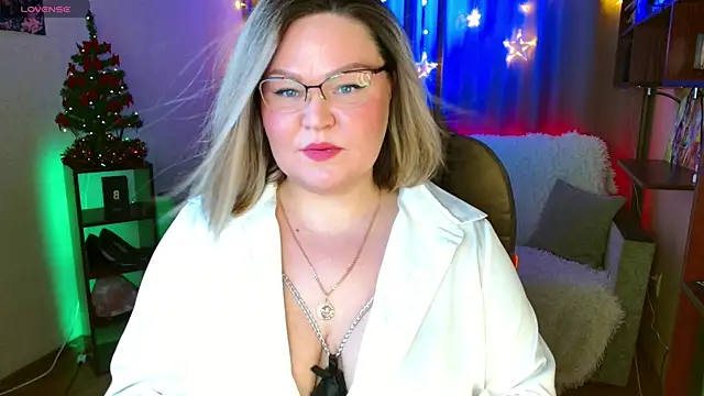 Vivien  wet online show from 12/20/25, 04:03