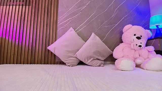 ariana jhonson1 online show from 01/08/26, 12:29