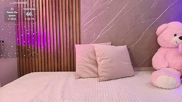 ariana jhonson1 online show from 01/09/26, 12:19