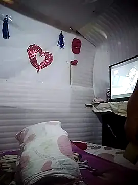 BonniAdams online show from 03/09/25, 06:11