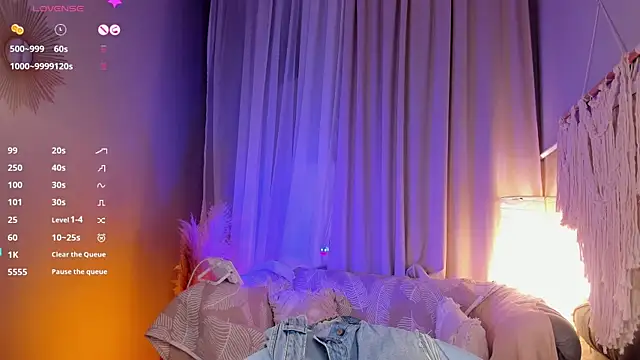 Snapshot of Agatha_Mott chatting on 03/09/25, 11:47 Agatha Mott online show from 03/09/25, 11:47