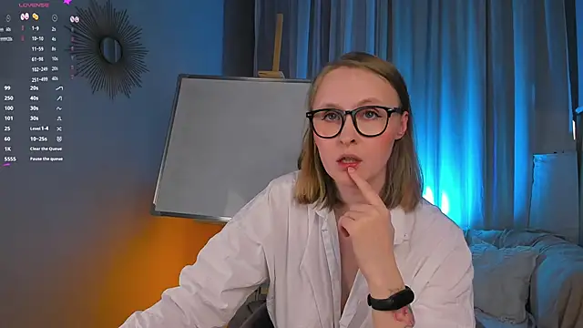 Snapshot of Agatha_Mott chatting on 03/21/25, 01:56 Agatha Mott online show from 03/21/25, 01:56