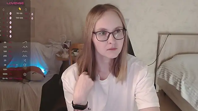 Snapshot of Agatha_Mott chatting on 09/15/25, 05:07 Agatha Mott online show from 09/15/25, 05:07