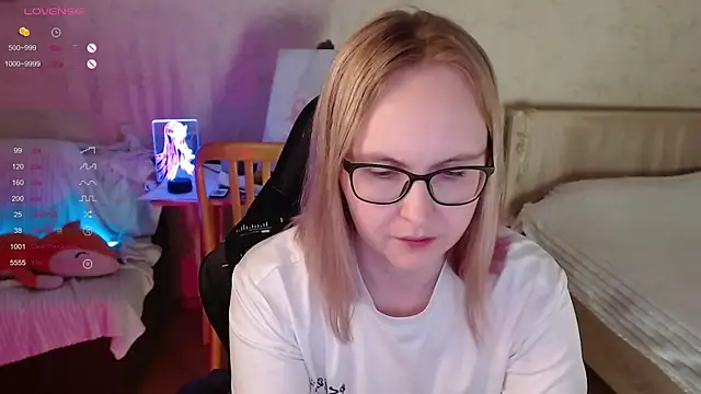 Snapshot of Agatha_Mott chatting on 11/08/25, 03:07 Agatha Mott online show from 11/08/25, 03:07