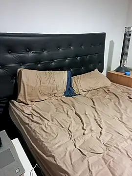 Snapshot of liamlara chatting on 10/11/25, 11:36 liamlara online show from 10/11/25, 11:36