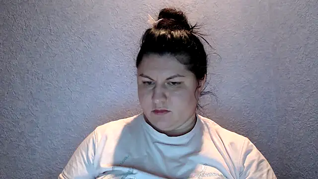 KiraSwee online show from 11/22/25, 07:35