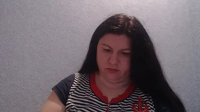 KiraSwee online show from 01/12/26, 07:30