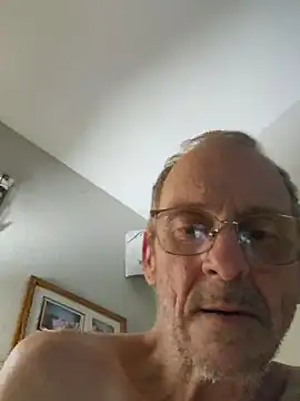 Snapshot of Dara4q chatting on 02/10/25, 12:52 Dara4q online show from 02/10/25, 12:52