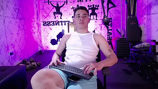 Snapshot of Gabriell_ramirez chatting on 10/06/25, 03:48 Gabriell ramirez online show from 10/06/25, 03:48