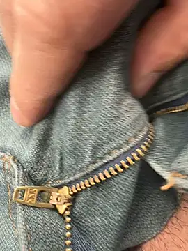 Snapshot of sark0606 chatting on 02/11/25, 09:31 sark0606 online show from 02/11/25, 09:31