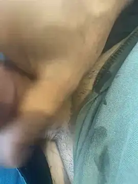 Snapshot of sark0606 chatting on 09/10/25, 10:37 sark0606 online show from 09/10/25, 10:37