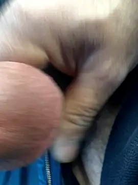 Snapshot of sark0606 chatting on 01/19/26, 11:03 sark0606 online show from 01/19/26, 11:03