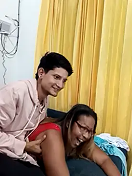 Snapshot of thefuckingowneroftits chatting on 03/21/25, 07:00 thefuckingowneroftits online show from 03/21/25, 07:00