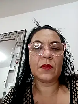 Snapshot of thefuckingowneroftits chatting on 11/26/25, 11:28 thefuckingowneroftits online show from 11/26/25, 11:28