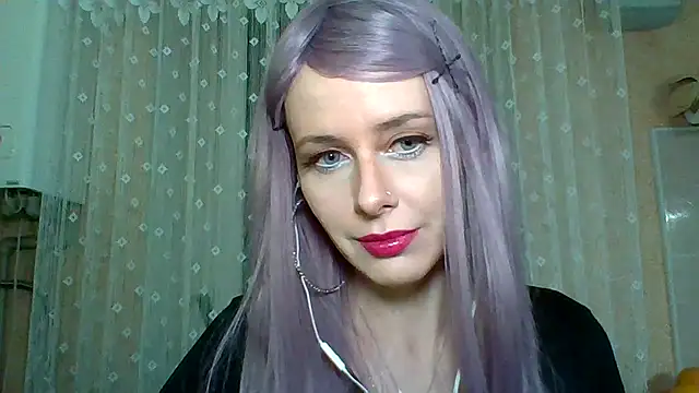 Snapshot of LuminousLady chatting on 02/11/25, 08:10 LuminousLady online show from 02/11/25, 08:10