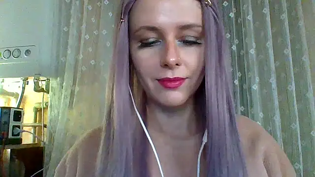 Snapshot of LuminousLady chatting on 02/13/25, 09:49 LuminousLady online show from 02/13/25, 09:49