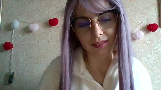 Snapshot of LuminousLady chatting on 02/14/25, 07:28 LuminousLady online show from 02/14/25, 07:28